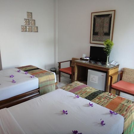 The Red Hibicus Guest House Chiang Mai Exterior foto
